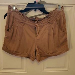 Soft khaki shorts - Juniors Sz 9